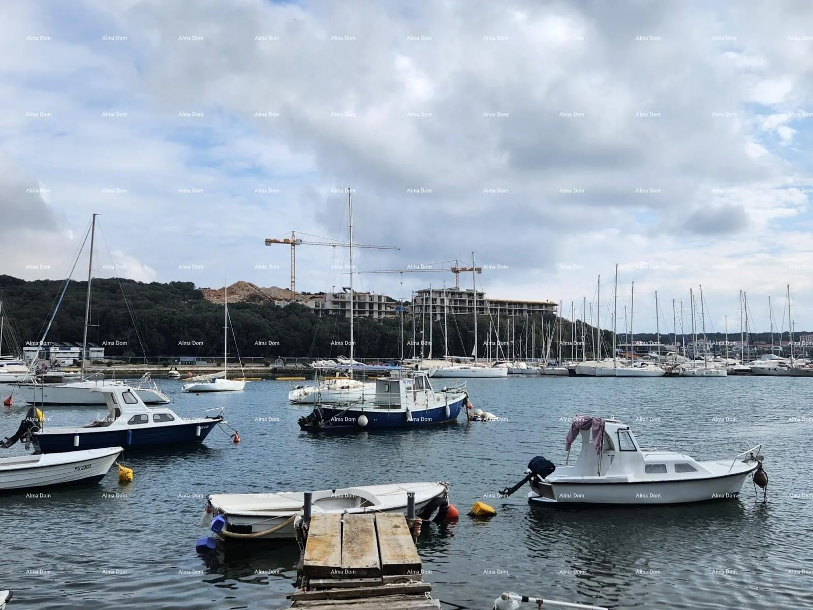 stan prodaja modernih stanova u ekskluzivnoj zgradi sa pogledom na marinu, pula! - slika 14