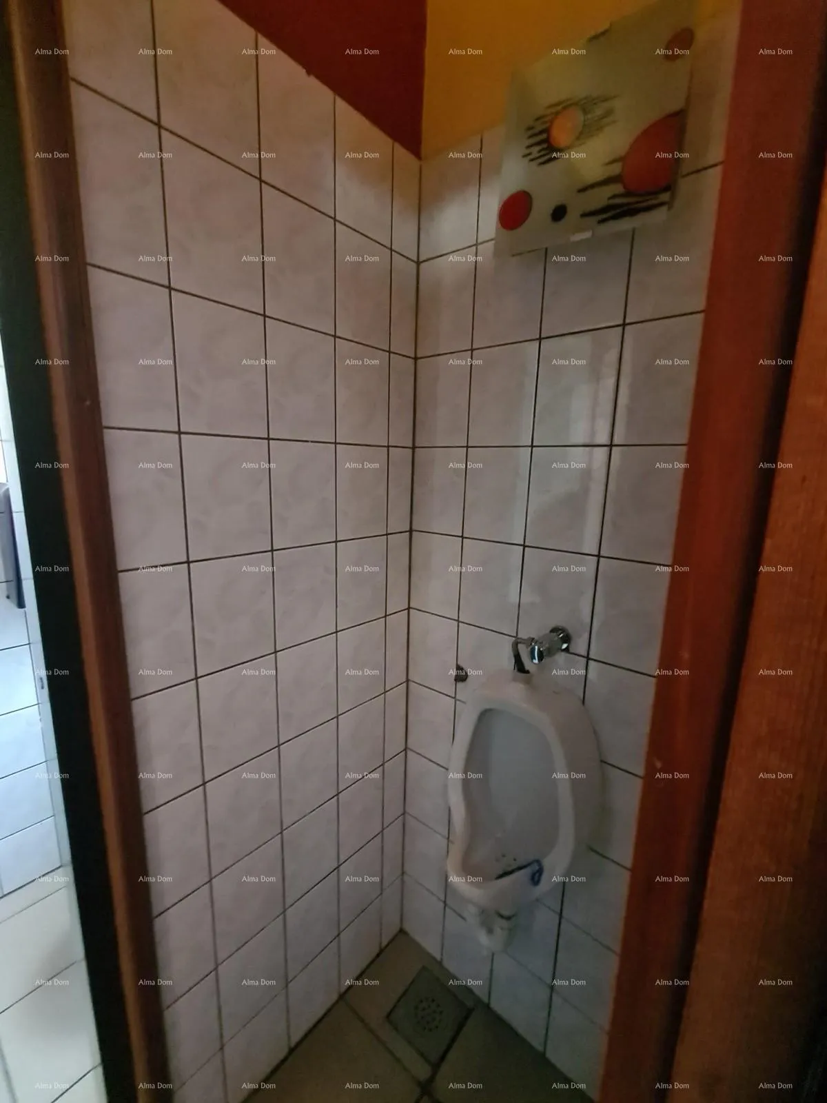 poslovni prostor na prodaju – poslovni prostor u strogom centru pule (tržnica) - slika 13