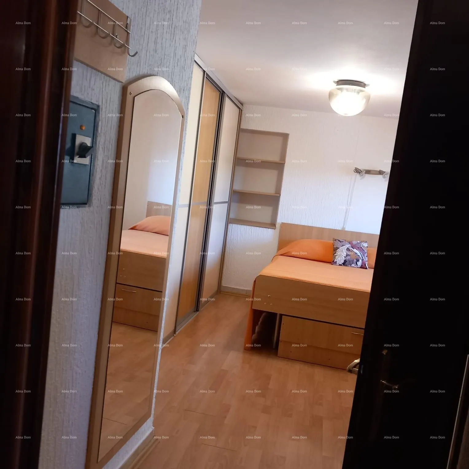 kuća prodaja kuće s dvorištem i parkirnim mjestima, pula! - slika 14