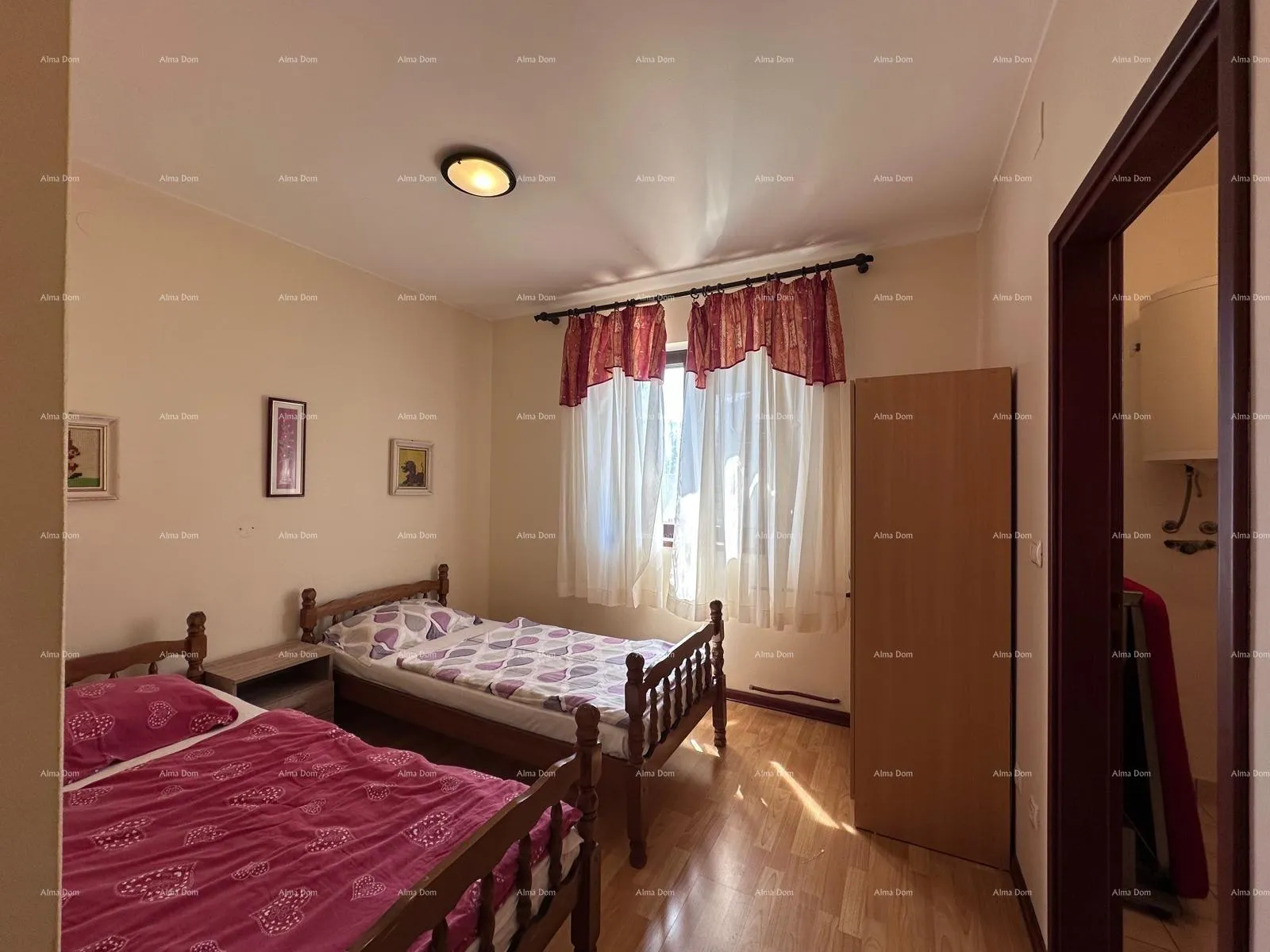 kuća prodajemo kuću sa pet apartmana na odličnoj lokaciji! - slika 20