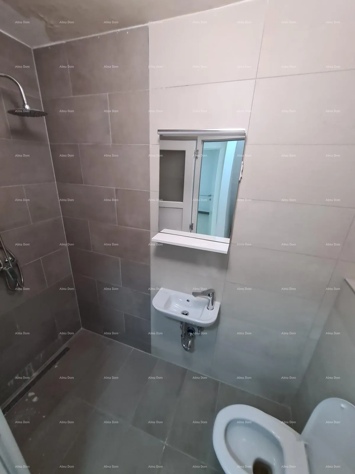 kuća pula! kuća s 15 soba i s bazenom! lokacija veli vrh. - slika 21