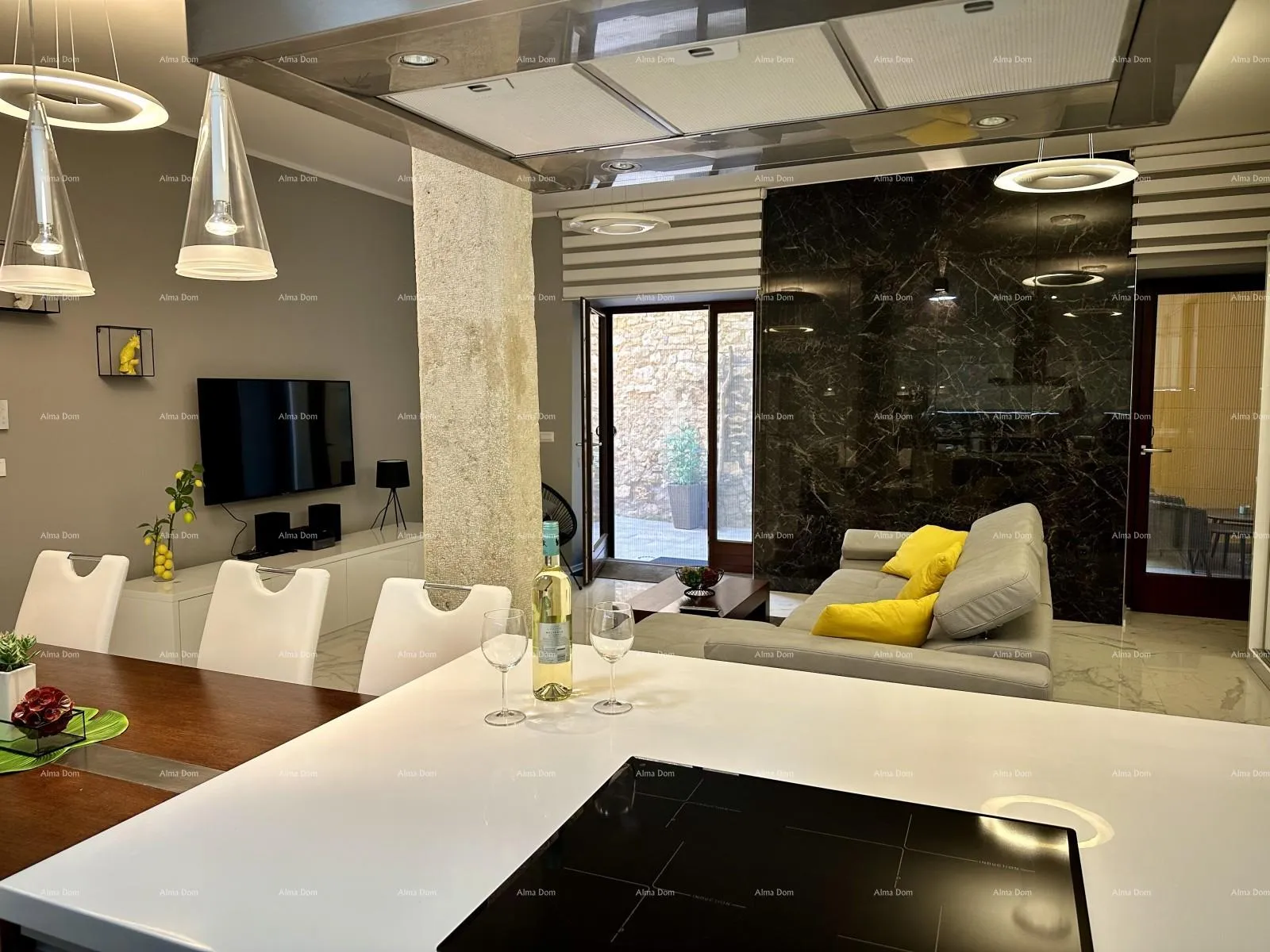 kuća prelijepa kuća s tri etažirana apartmana u staroj jezgri grada, poreč! - slika 6