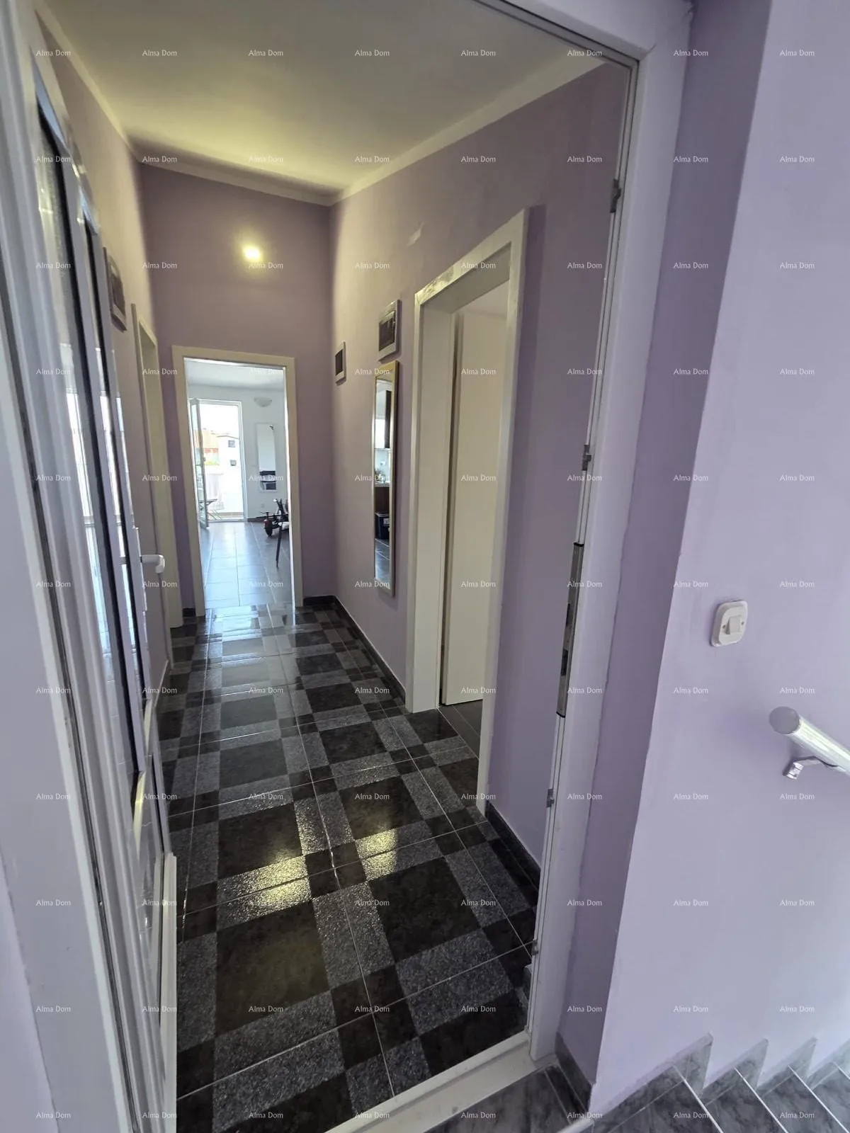 stan štinjan – dva apartmana u istoj zgradi - slika 13