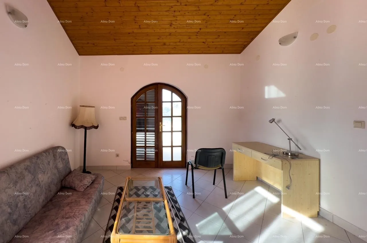 kuća prodajemo kuću sa sedam apartmana na velikoj okućnici sa bazenom i garažom. banjole - slika 40
