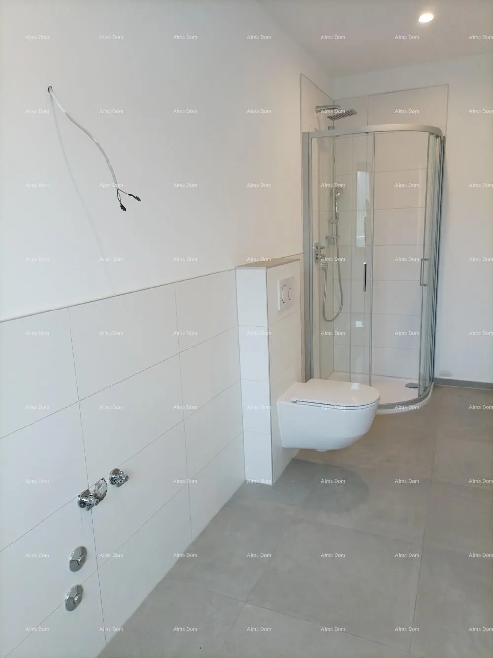 kuća moderna vila za odmor u zatvorenom kompleksu sa vilama na samoj obali mora. - slika 29
