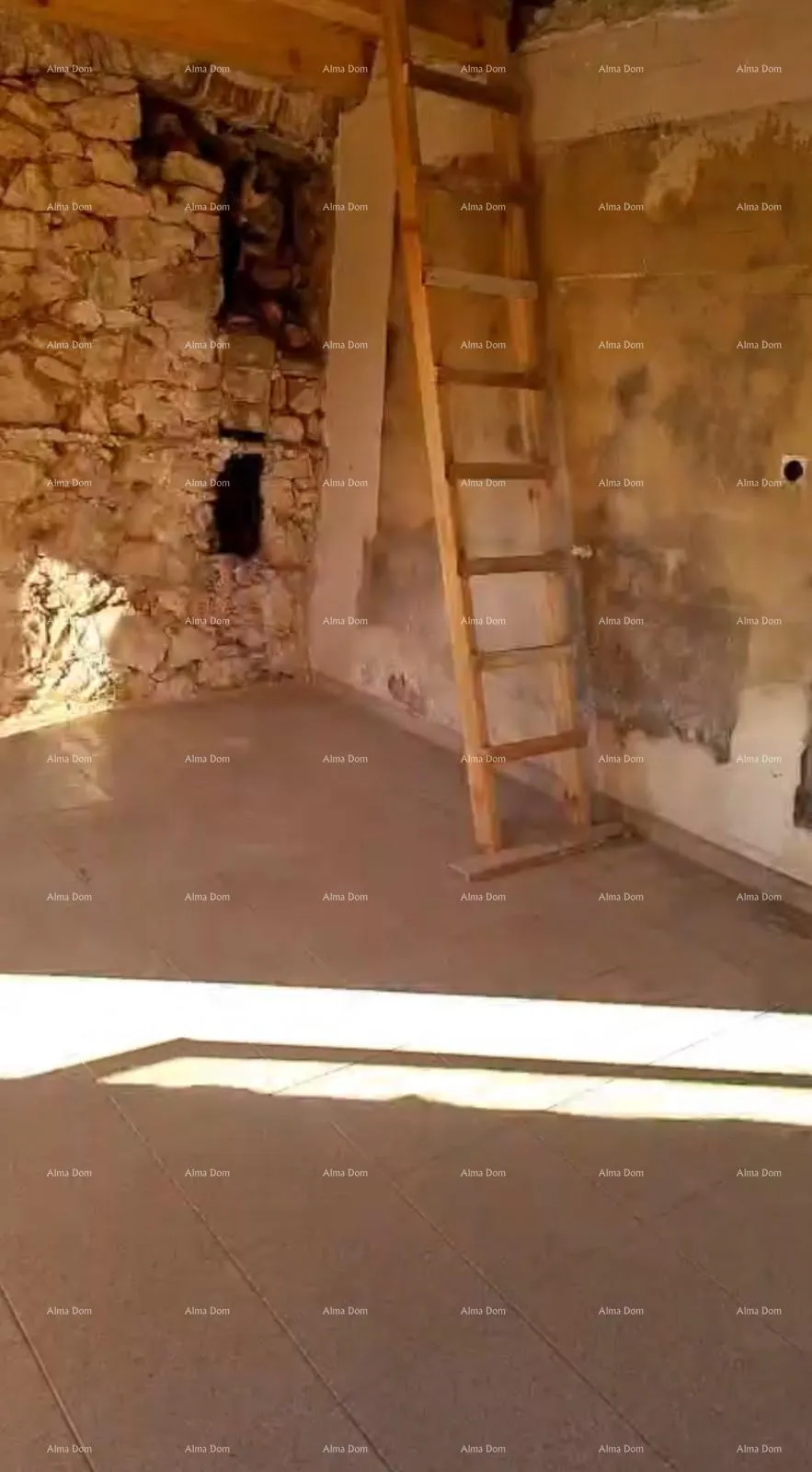 kuća na prodaju autentična istarska kamena kuća u blizini brtonigle. - slika 7