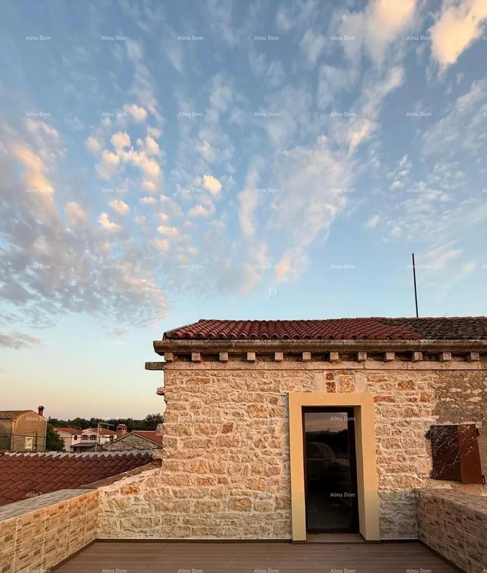 kuća poreč, renovirana kamena kuća s pogledom na more - slika 2