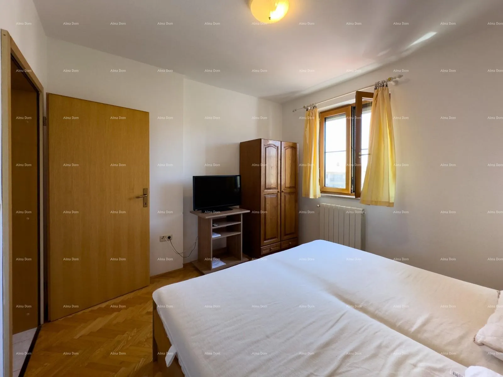 kuća prodajemo apartmansku kuću na mirnoj lokaciji u medulinu! - slika 33