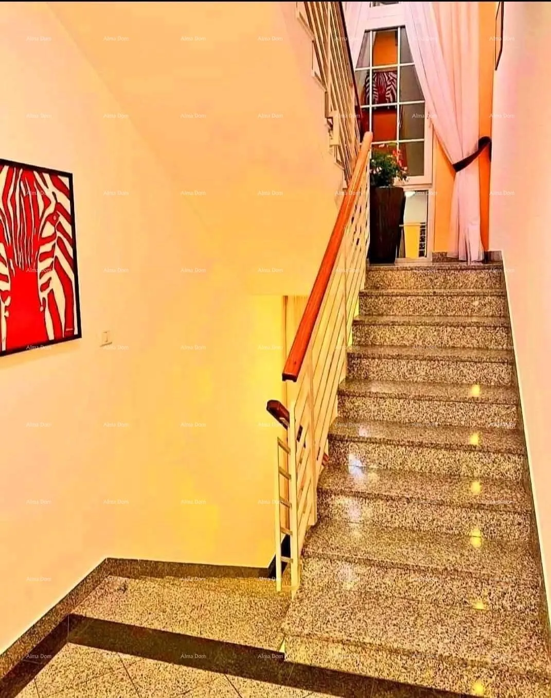 poslovni prostor prodaja- prekrasan obiteljski hotel u fažani- 200 m od mora! - slika 2