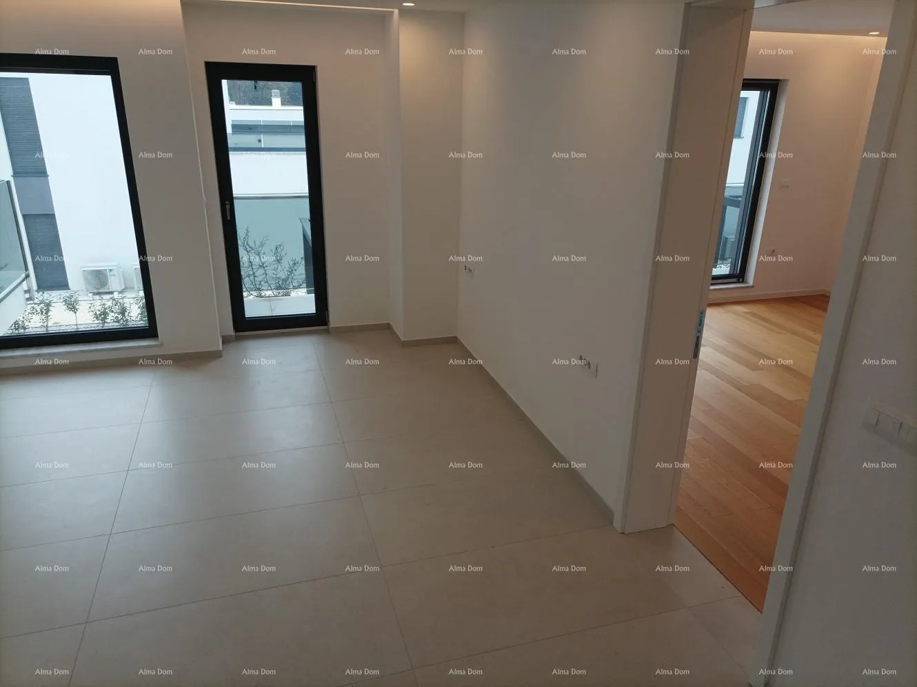 kuća moderna vila za odmor u zatvorenom kompleksu sa vilama na samoj obali mora. - slika 17