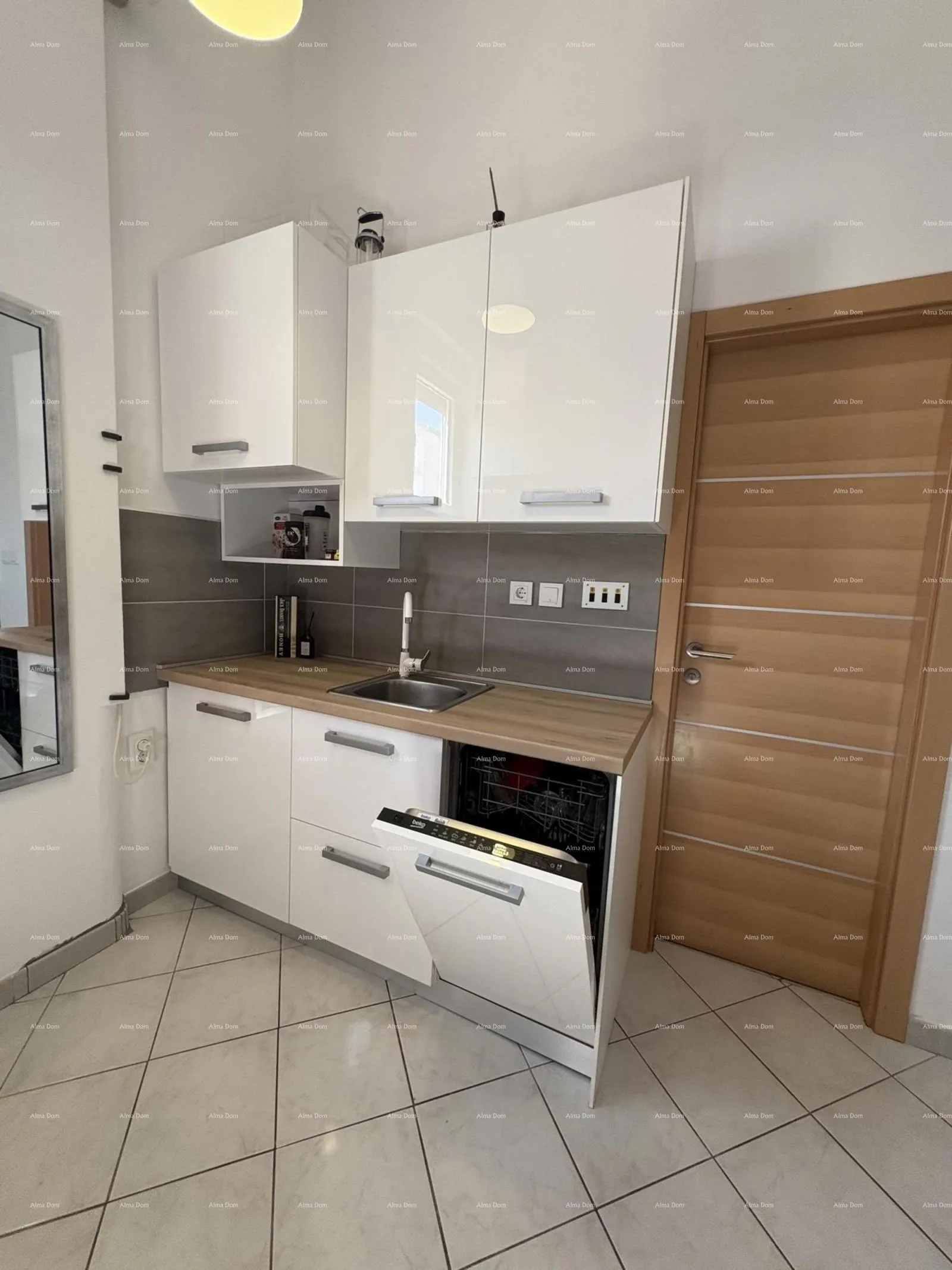 Stan Barbariga – Apartman s galerijom i pogledom na more, 5 minuta od plaže - Vodnjan