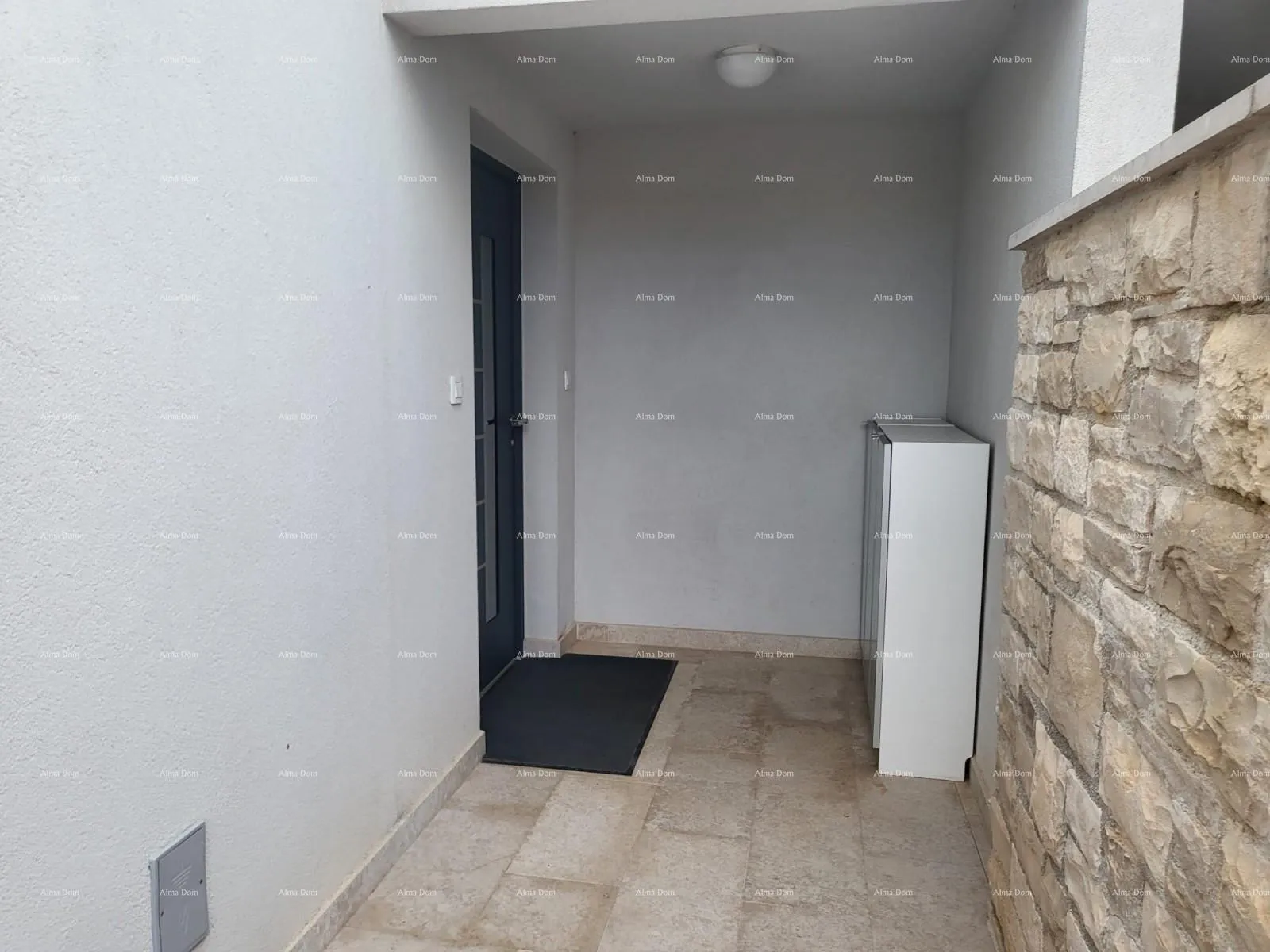 kuća novigrad, prizemnica s bazenom - slika 2
