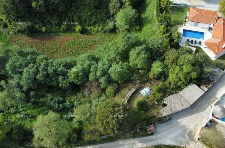 Građevinsko zemljište Prodaja velikog građevinskog objekta s legaliziranim objektom - Filipana, Marčana