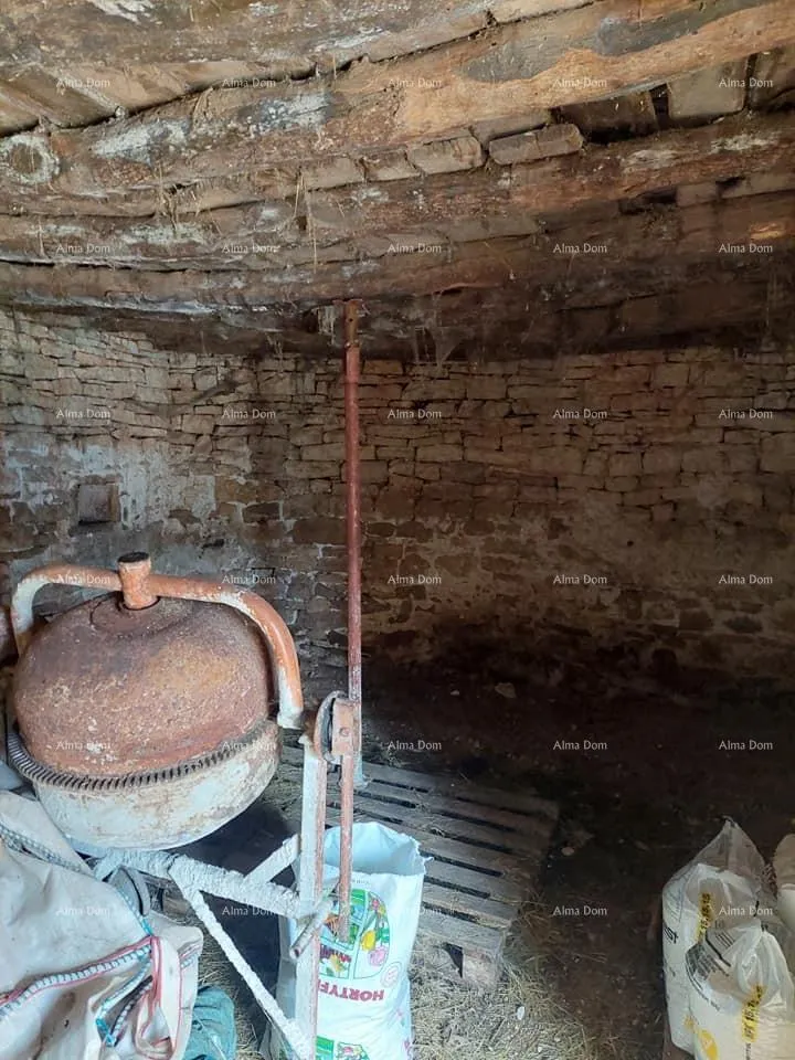 kuća prodaje se kuća za renovaciju, blizina tinjana! - slika 10
