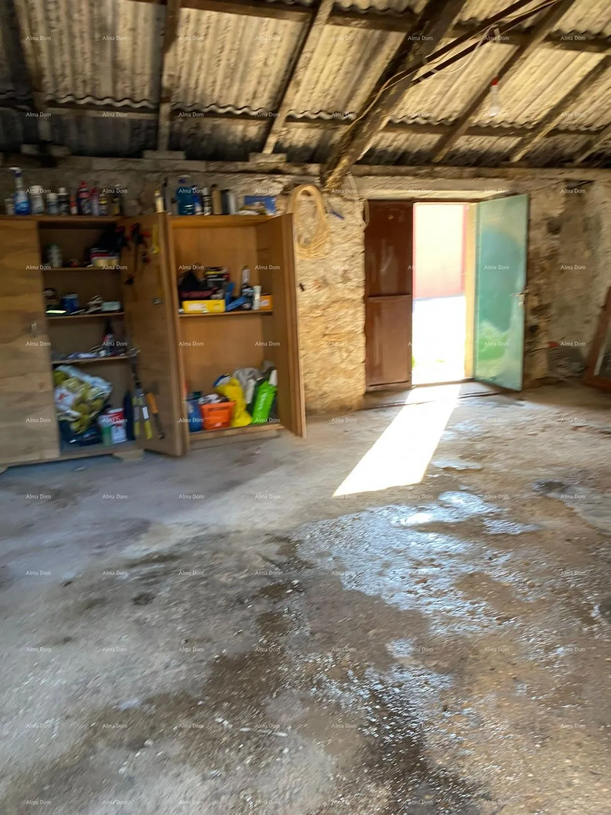 kuća prodaja dvojne kuće sa pomoćnim objektom (manja kuća) i zemljištem, pula! - slika 13