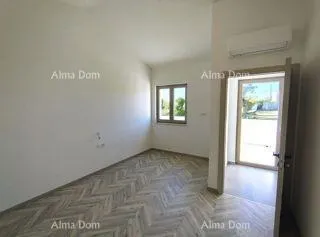 kuća prodaje se samostojeća kuća, 169 m2, s bazenom, marčana - slika 8