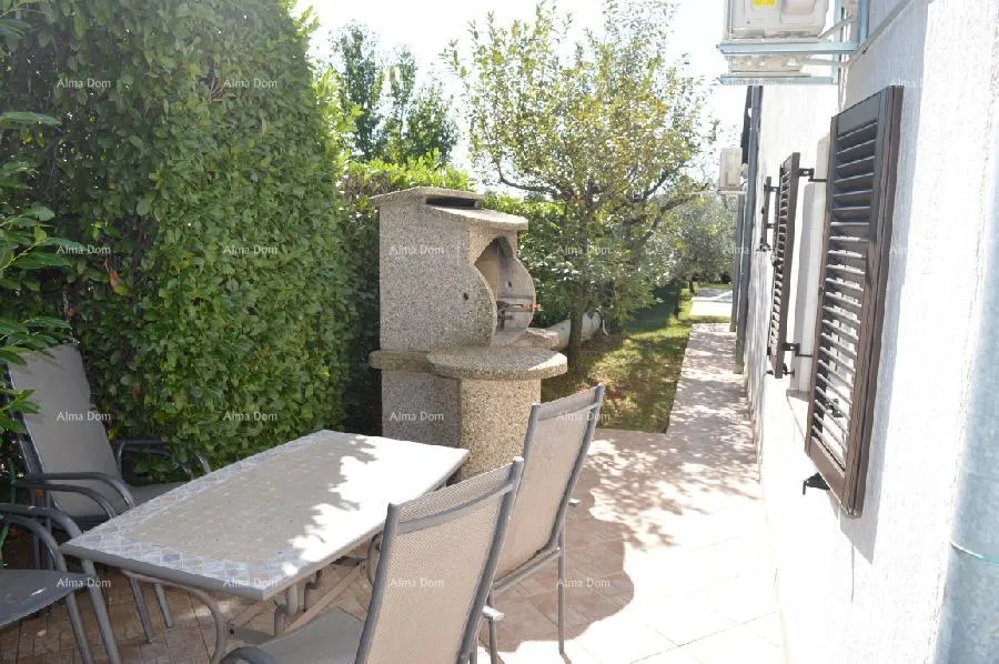 kuća prekrasna kuća sa bazenom! poreč - slika 33