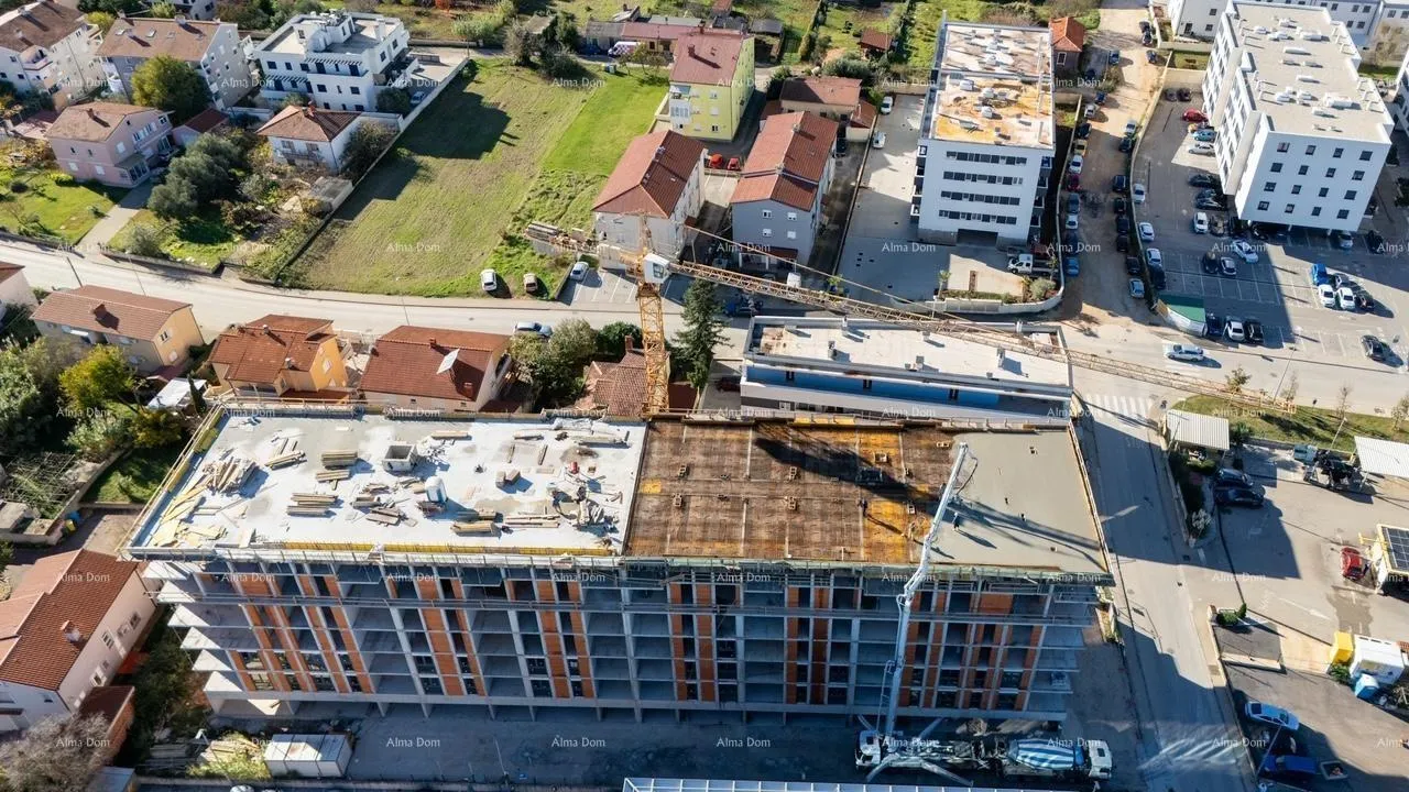 stan pula, višestambena, moderna zgrada s liftom, u neposrednoj blizini trgovačkog centra- city mall. - slika 12