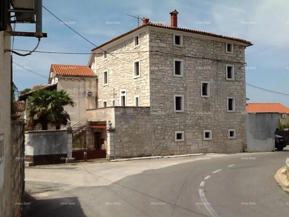 Kuća Sveti Petar u Šumi, kuća i zemljište