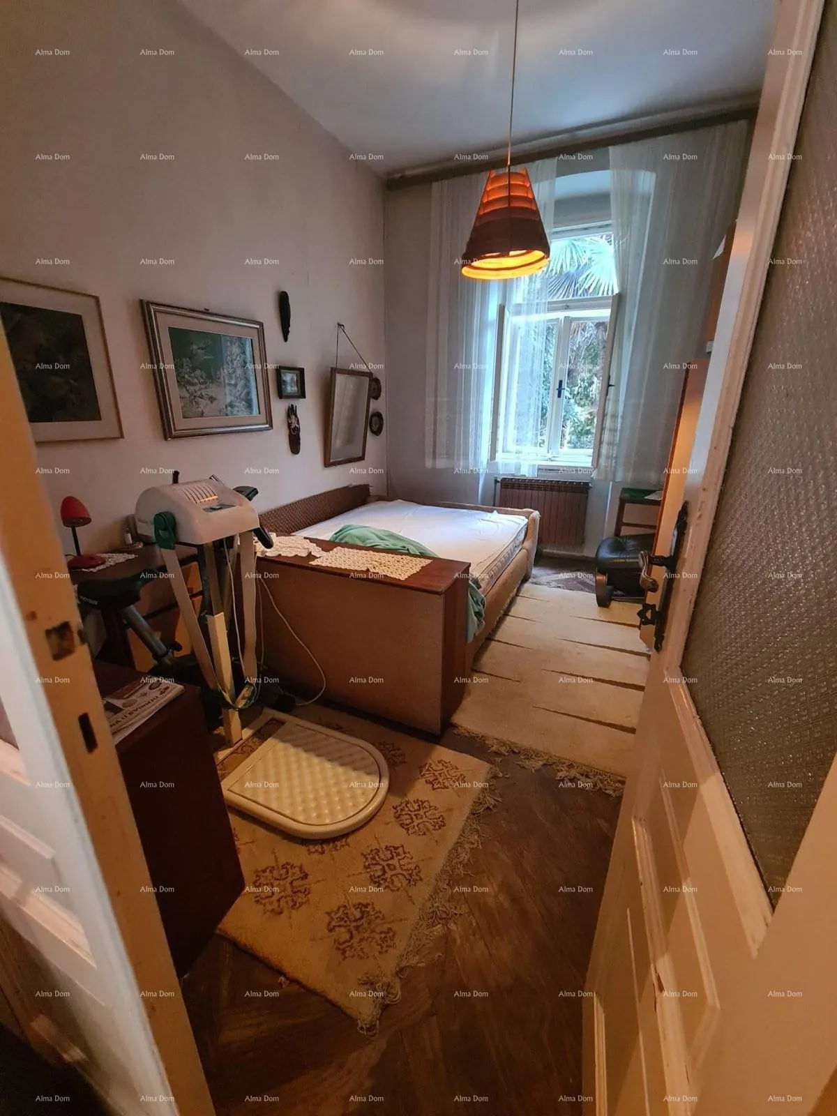 stan stan u prizemlju s dvorištem i garažom – centar pule - slika 10