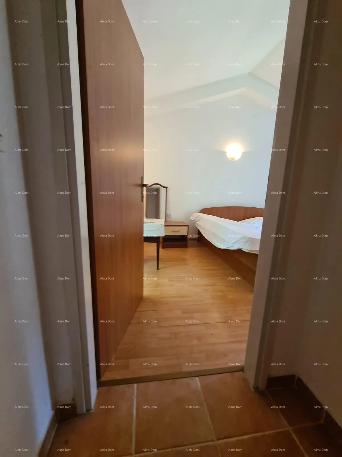 kuća prodaja kuće sa dvorištem i velikim zemljištem, barban - slika 14