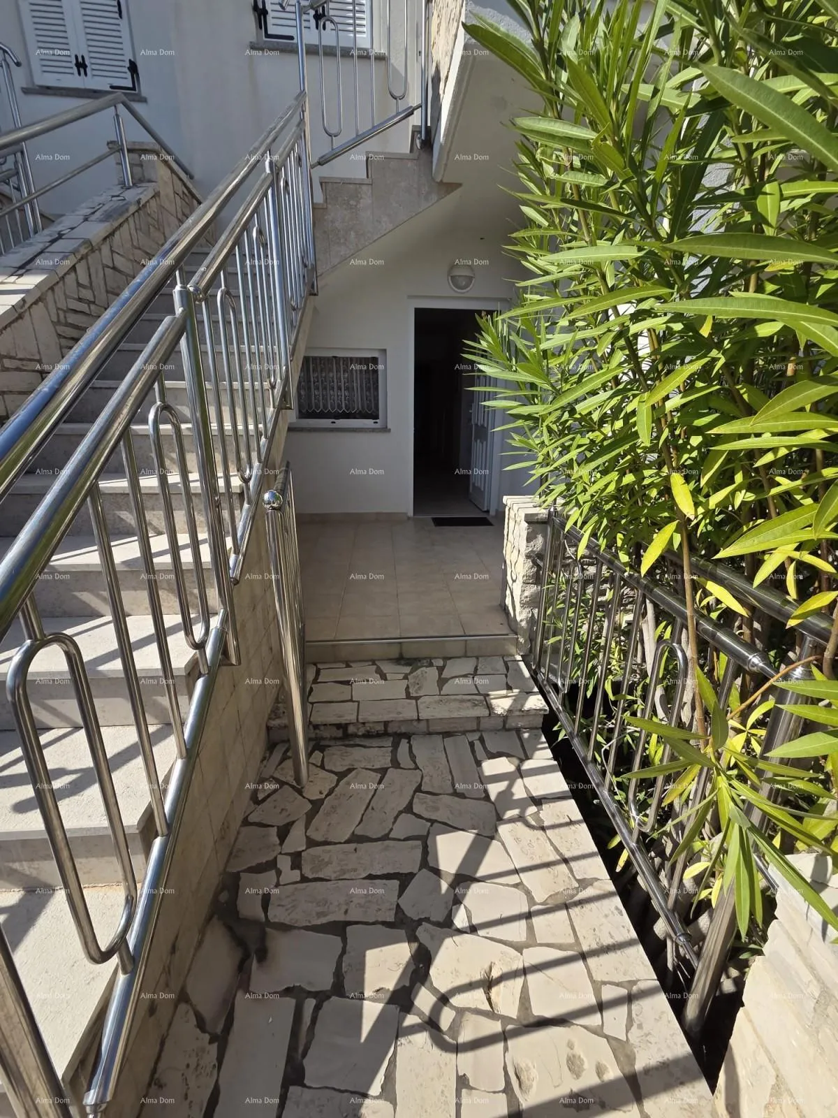 stan prodaje se šarmantan stan u prizemlju, 60 m², duga uvala - slika 18