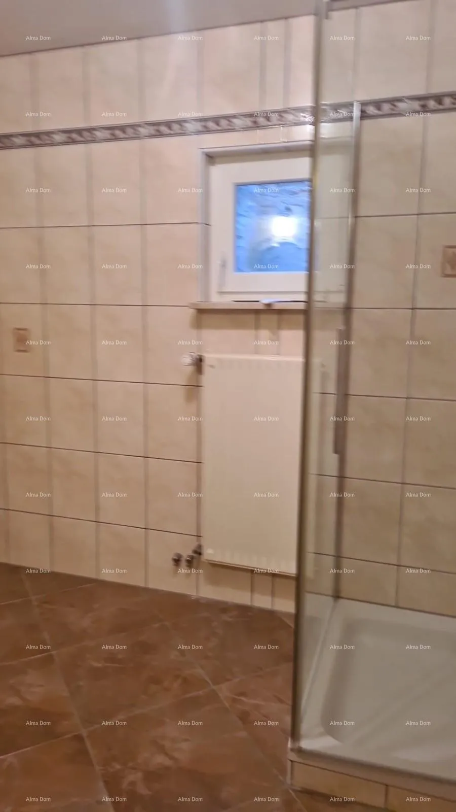 kuća prodaja velike stambene kuće, pogodne za investiciju, medulin! - slika 32