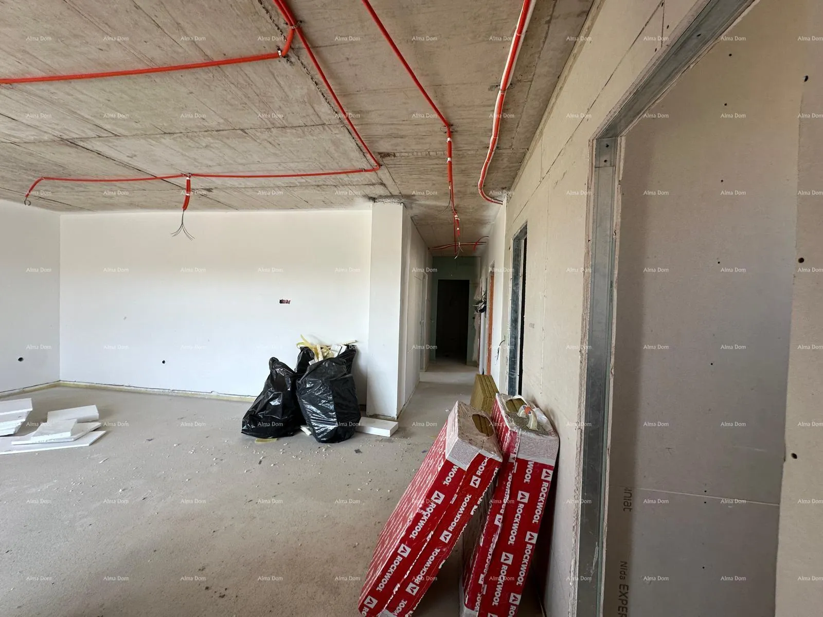 stan prodaja stana/penthouse u novogradnji sa velikom terasom, štinjan! - slika 37