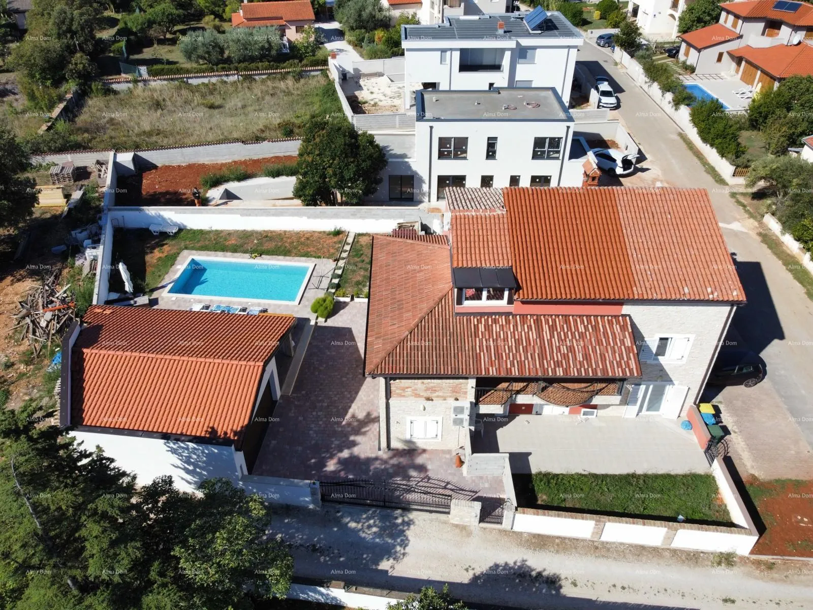 kuća ližnjan – apartmanska kuća s bazenom, 460 m². - slika 8