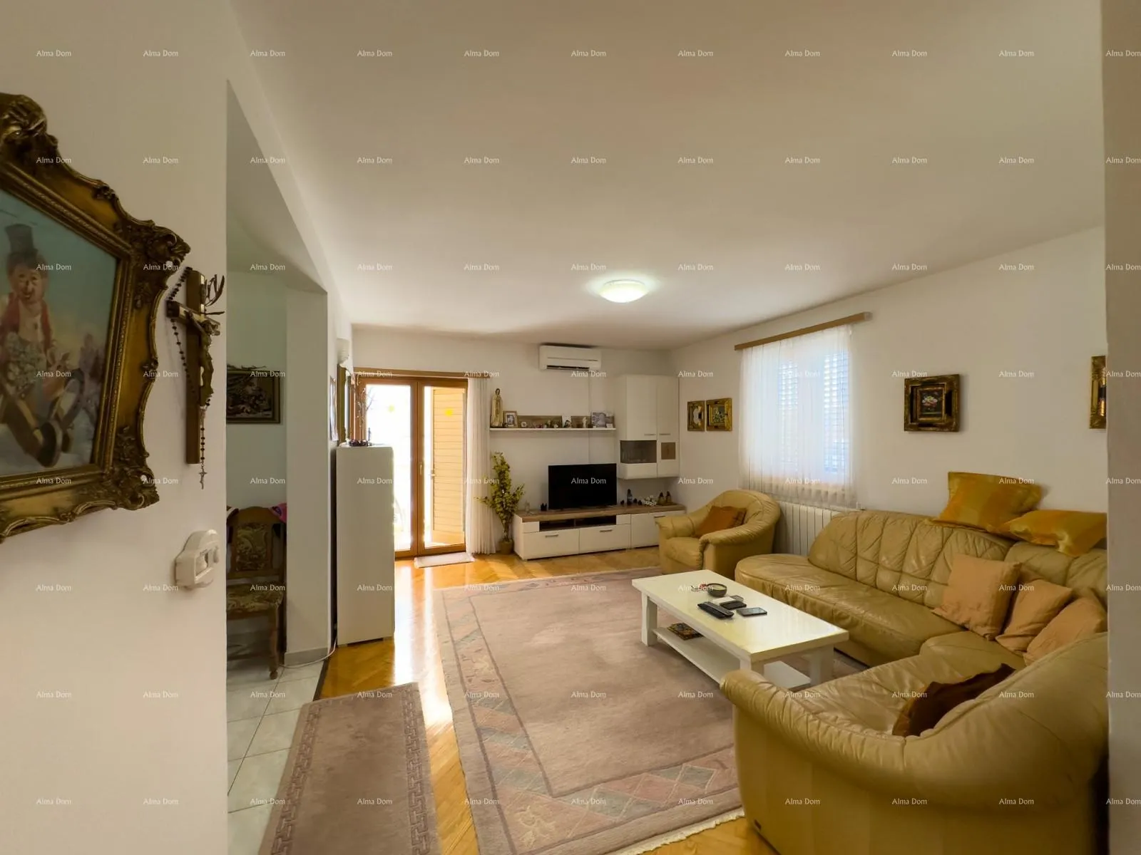 kuća prodajemo apartmansku kuću na mirnoj lokaciji u medulinu! - slika 5