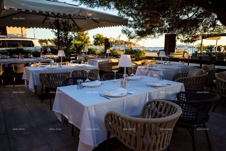 restoran rovinj, prodaje se uhodan restoran uz more (najam prostora) - slika 4