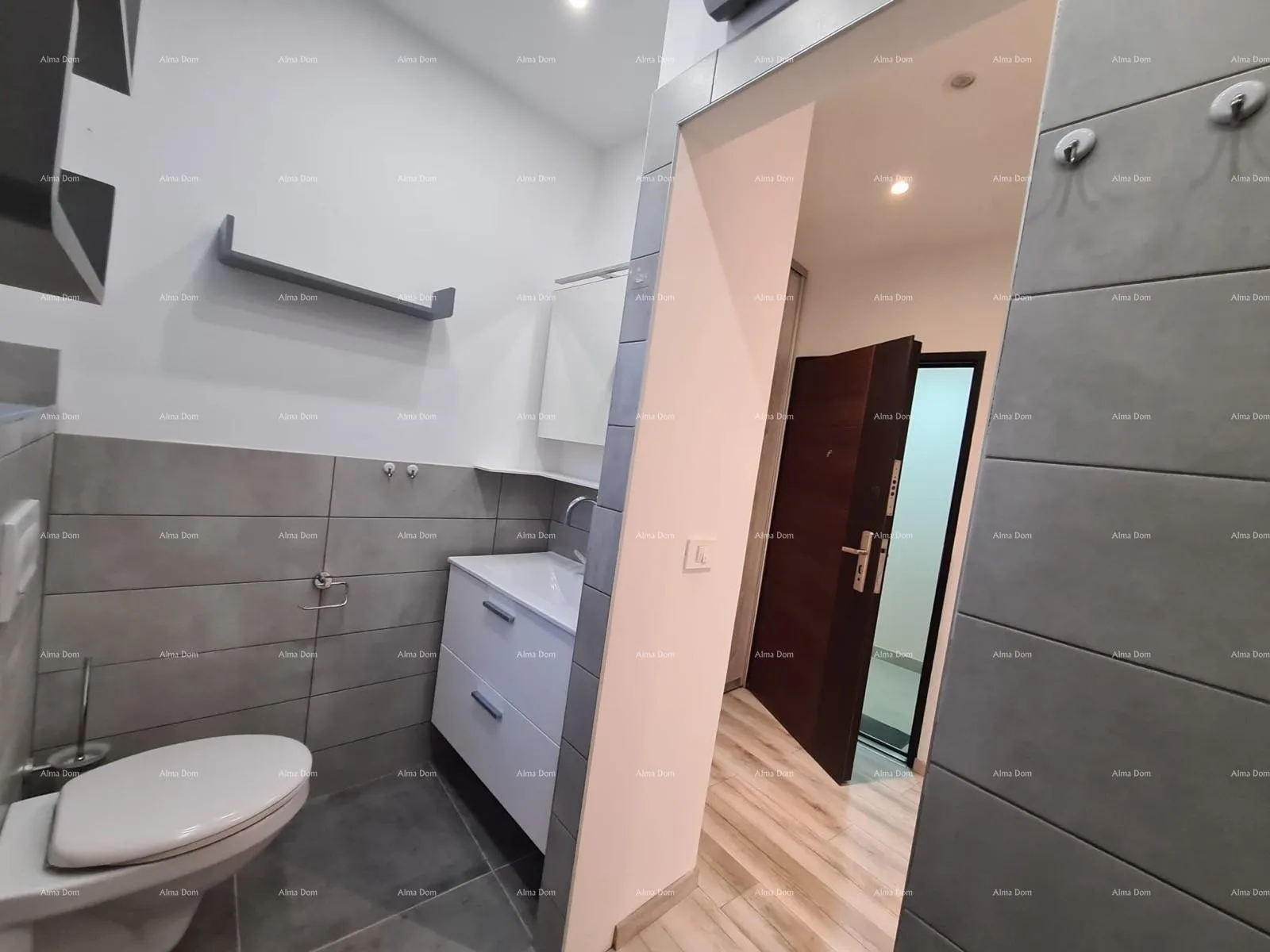 stan pula – renoviran dvosobni stan u centru, 72,83 m². stan se nalazi na glavnoj tržnici. - slika 15