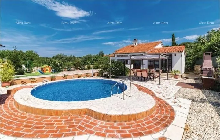 kuća prizemna kuća s bazenom na mirnoj lokaciji, pula - slika 3