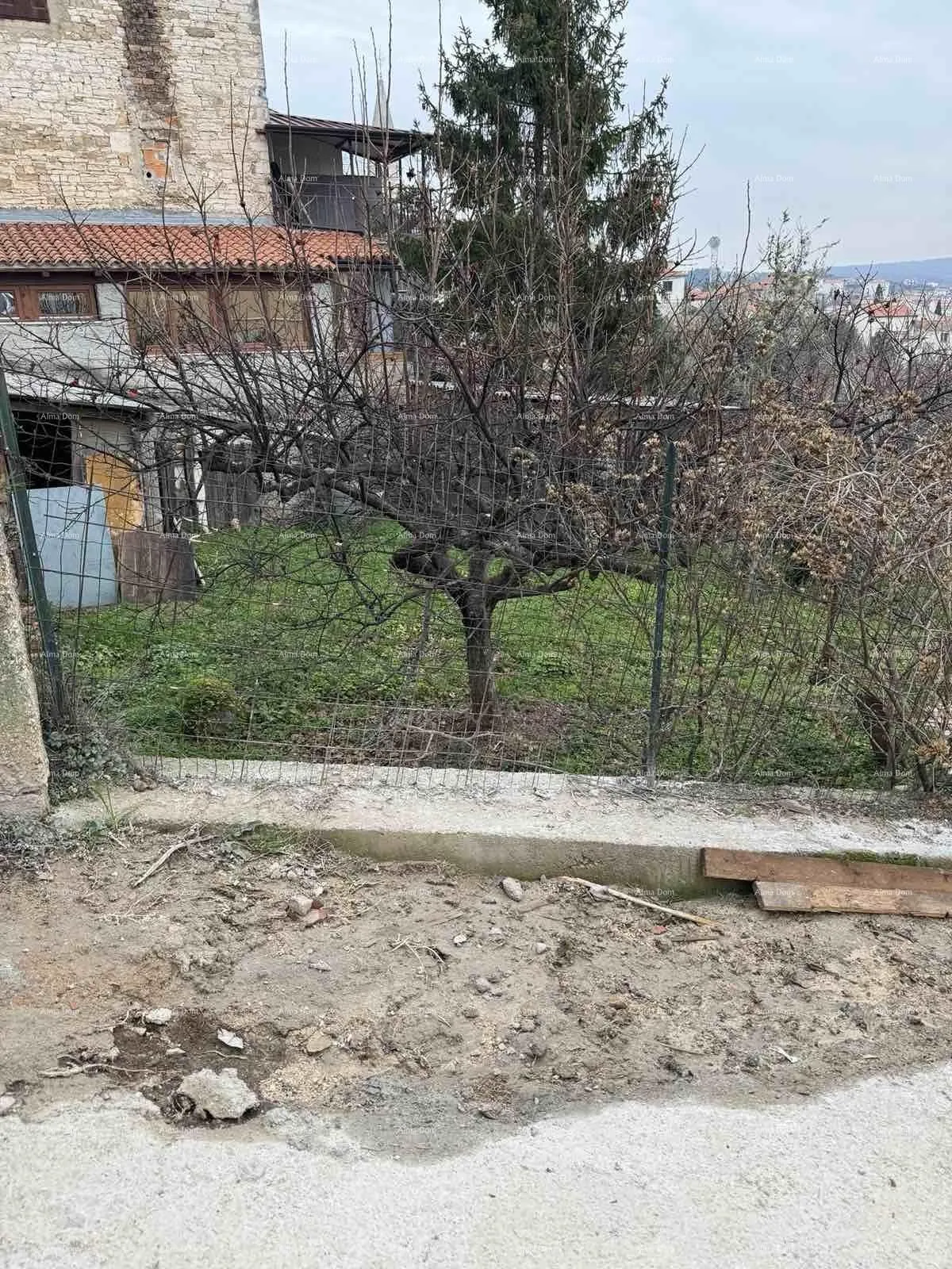 kuća prodaja kuće sa dvorištem u nepodrednoj blizini centra, buje! - slika 25