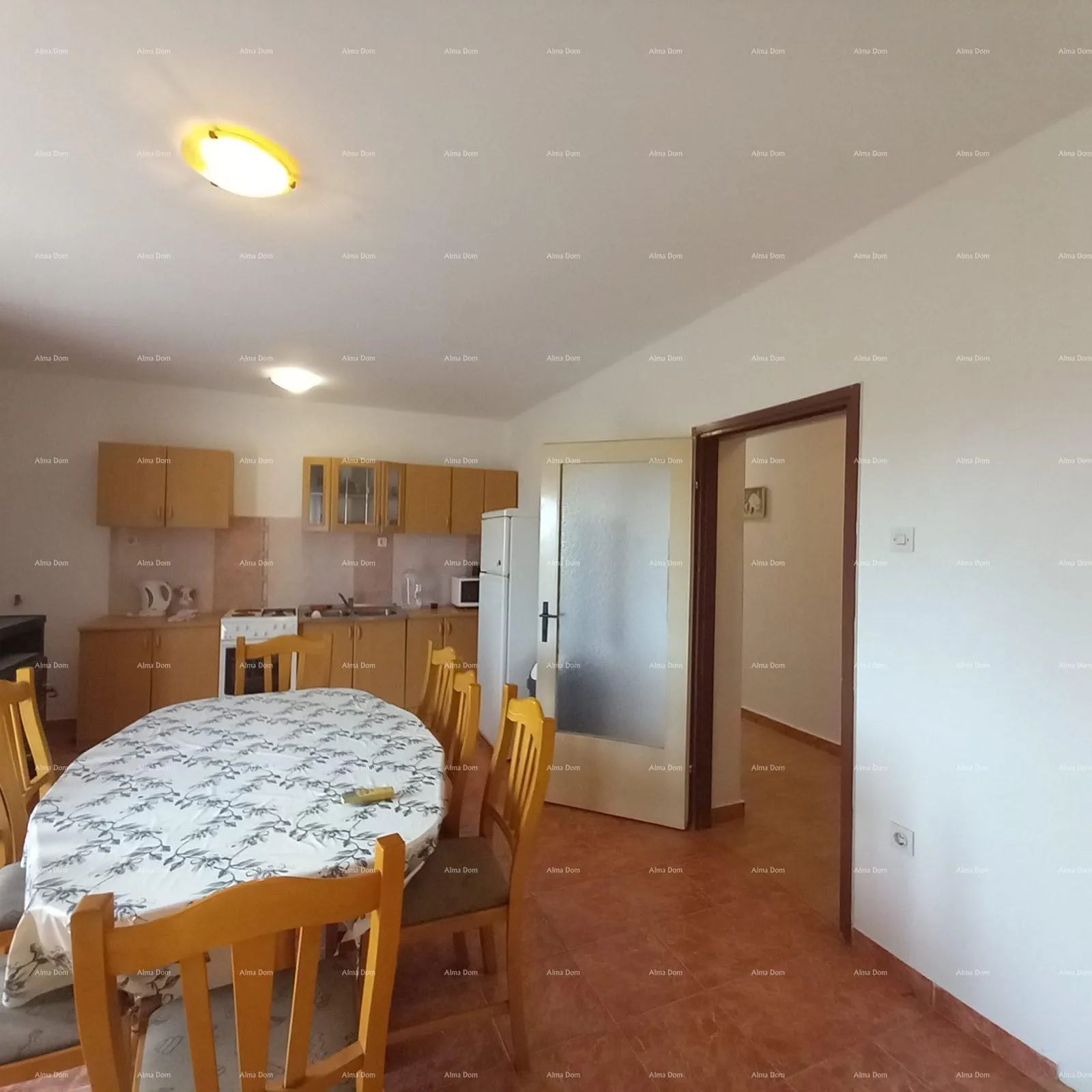 kuća prodaja, ližnjan , kuća u nizu sa tri apartmana. - slika 32