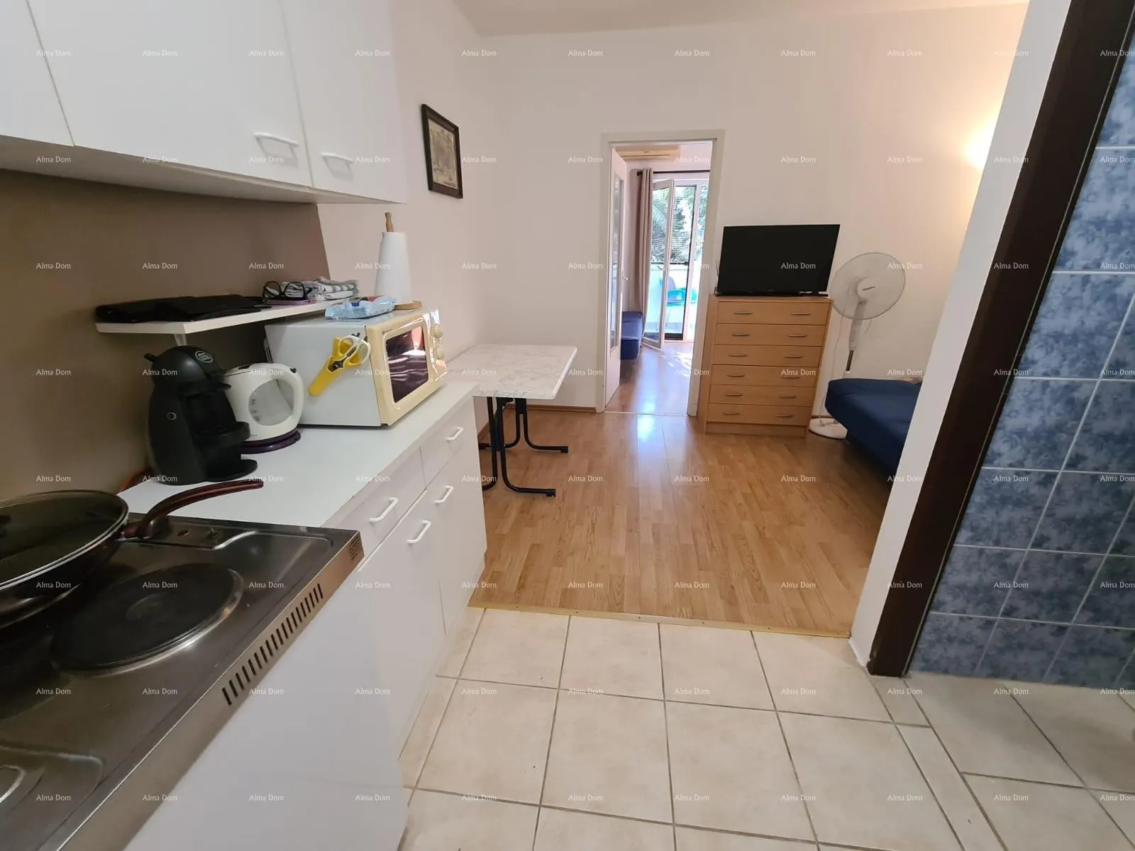stan prizemni apartman s lođom i bazenom. medulin. - slika 17