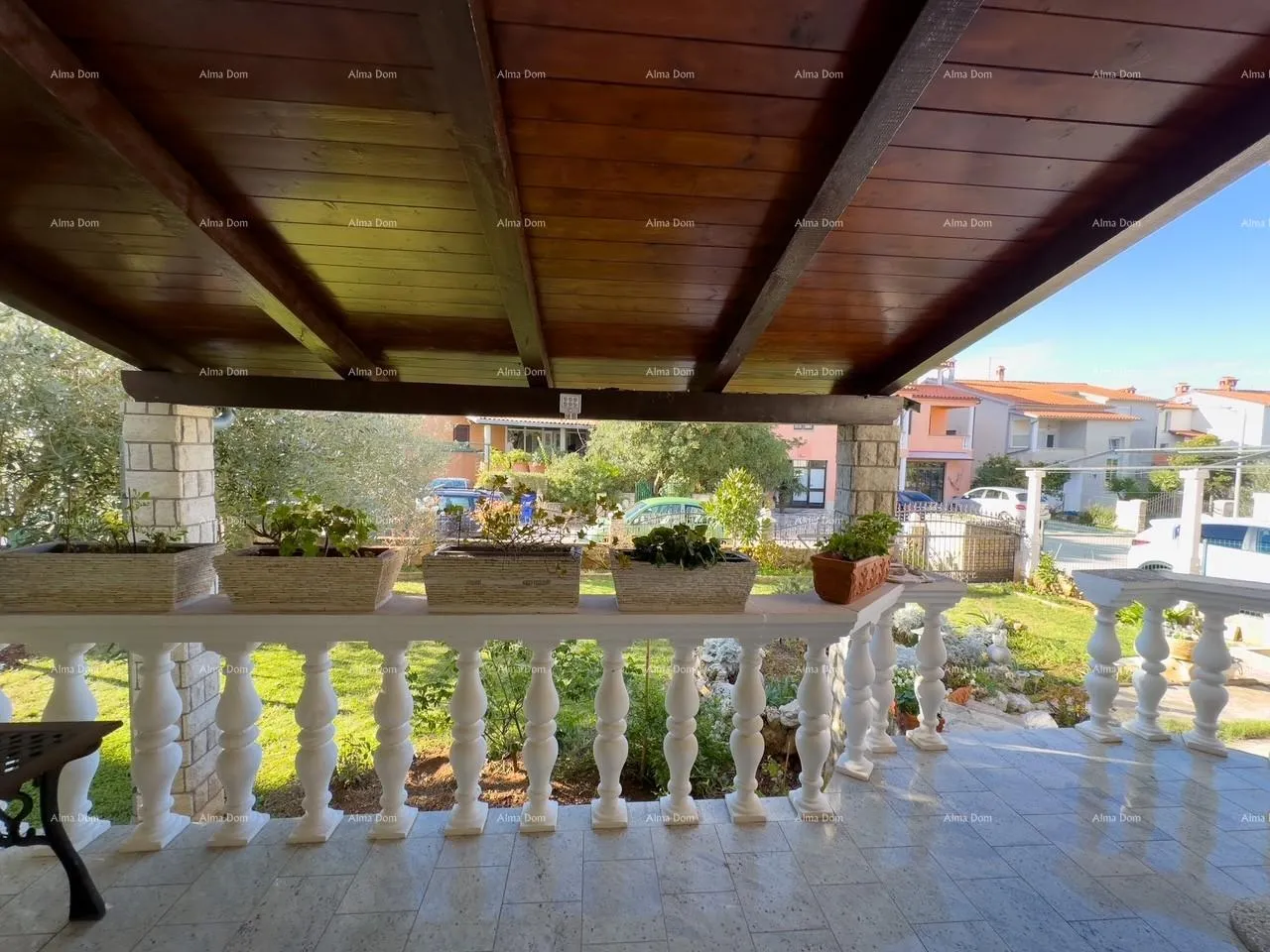 kuća velika kuća s 4 stana- pješčana uvala! - slika 5