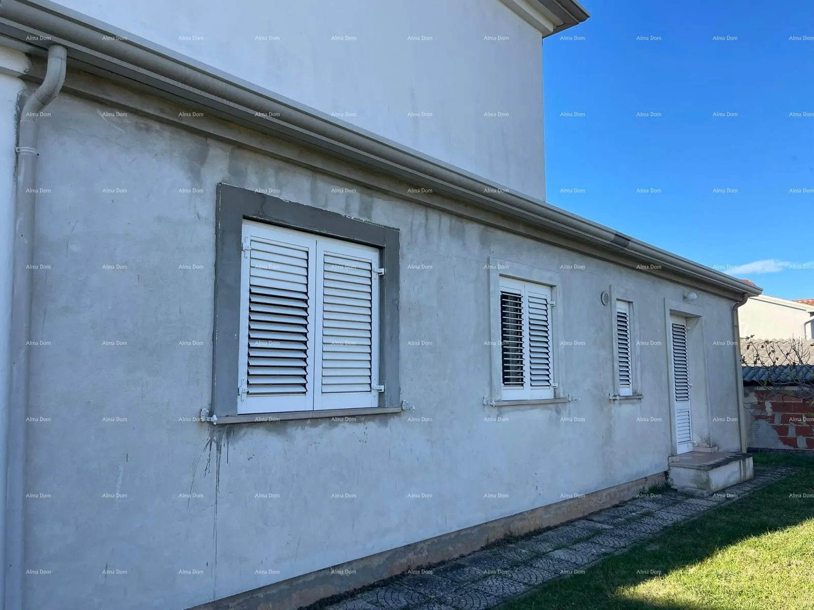 kuća umag! kuća s velikom okućnicom i terasom. - slika 21