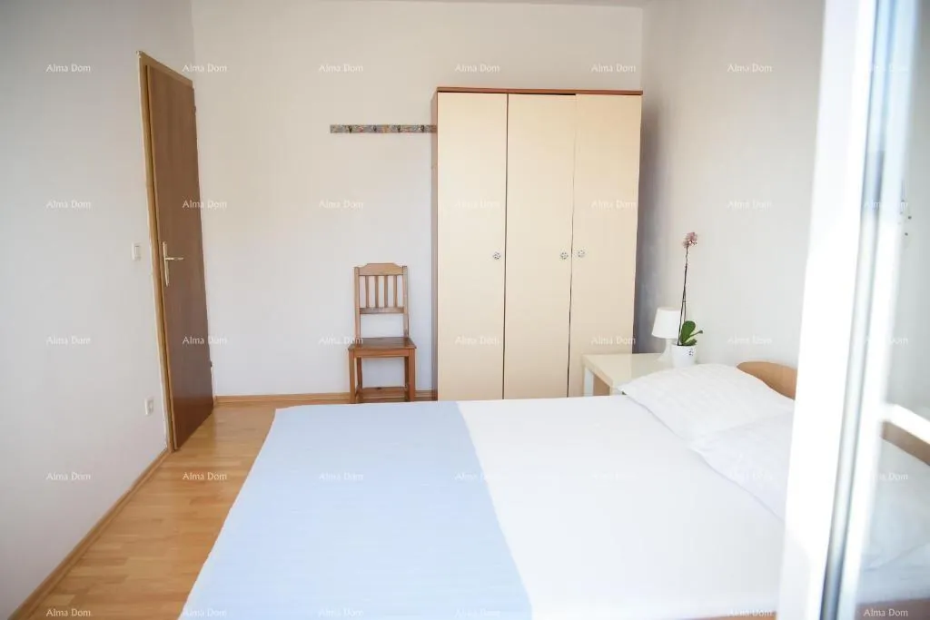 kuća prostrana kuća u premanturi s pet spavaćih soba i vrtom, idealna za obitelj ili investiciju - slika 15