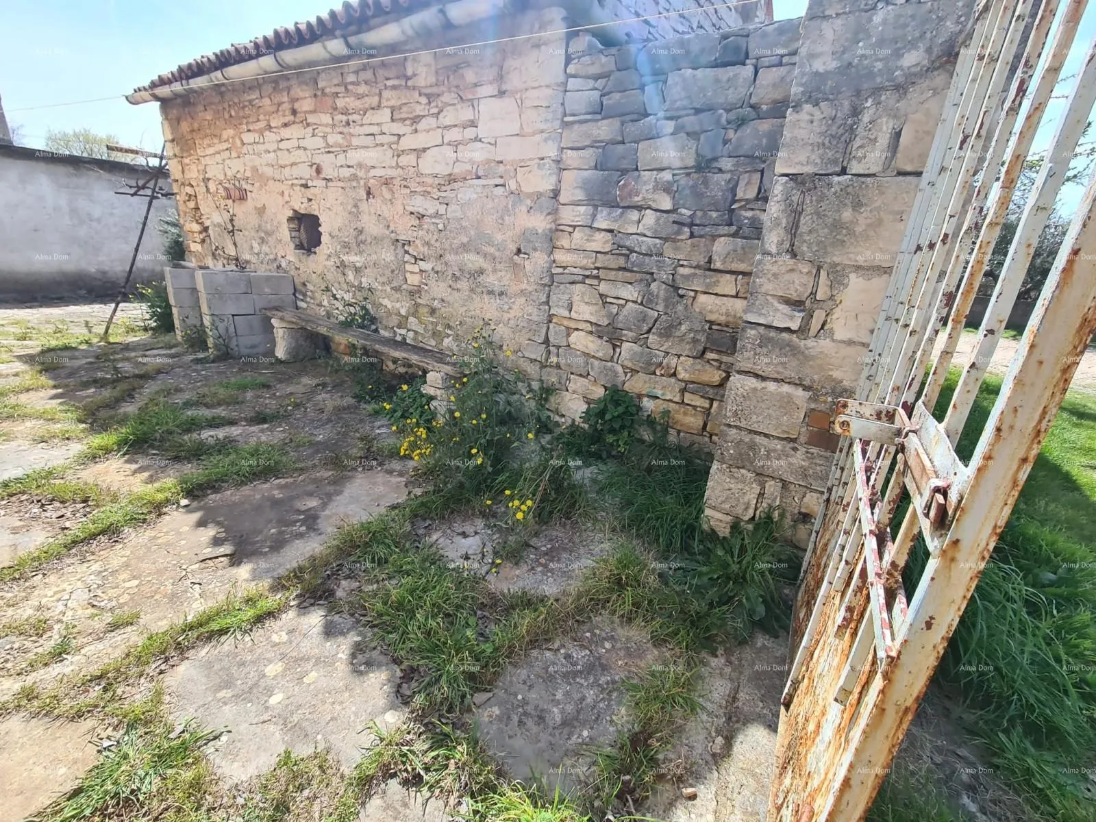 kuća galižana – kuća s više objekata i velikim potencijalom za obnovu - slika 23