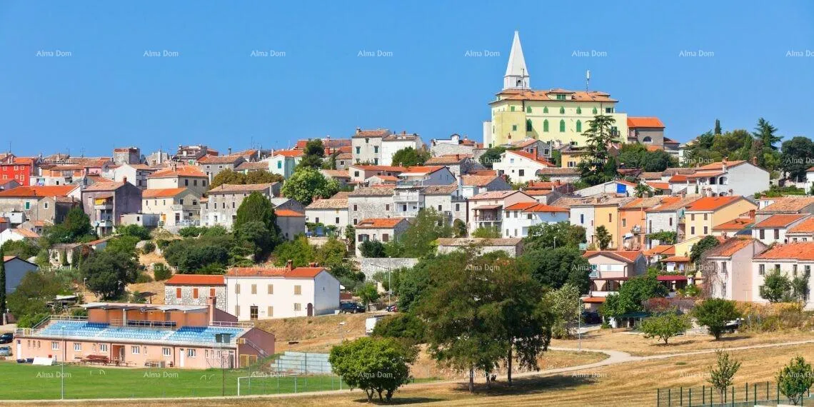 Kuća Prodajemo kamenu kuću u centru Brtonigle!