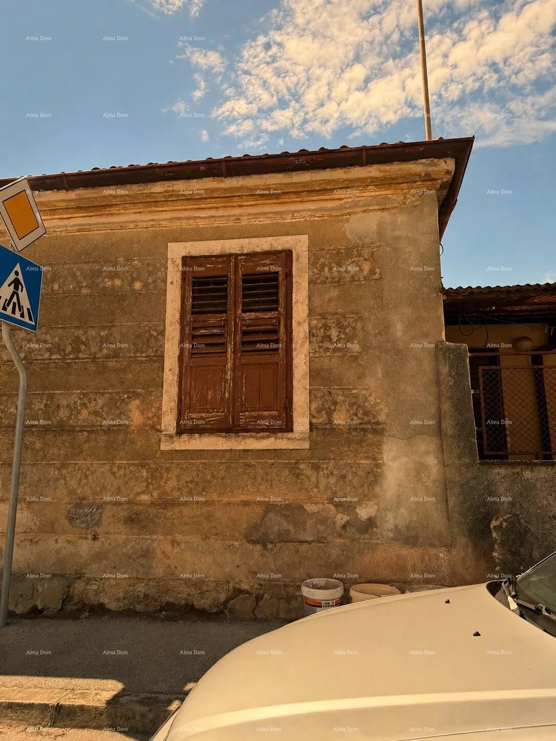 kuća istra, pula - kuća u nizu za adaptaciju u centru grada - slika 1
