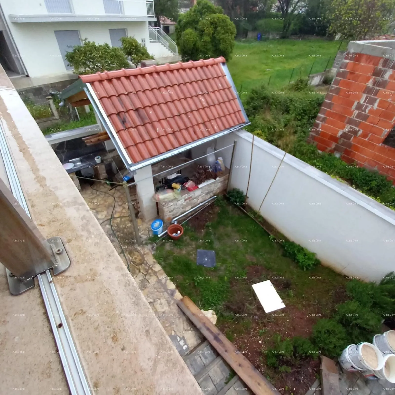 kuća na prodaju – kuća s dva odvojena stana, premantura - slika 8