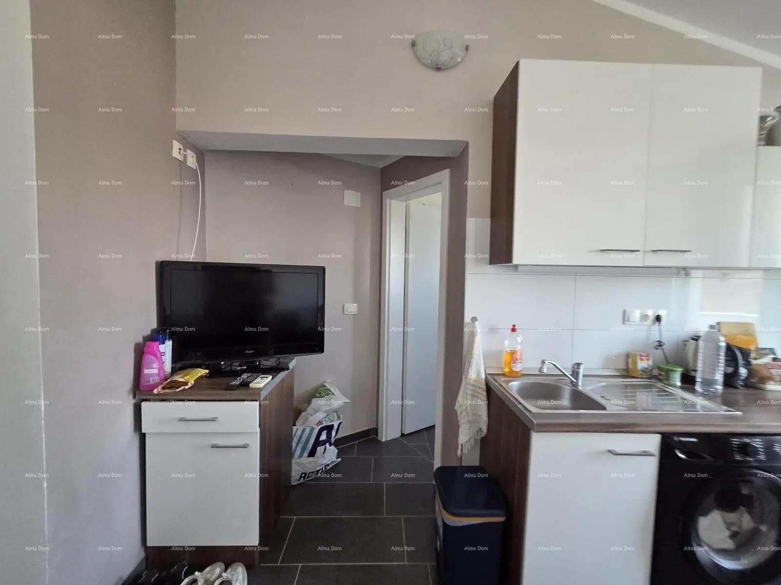 stan štinjan – dva apartmana u istoj zgradi - slika 2
