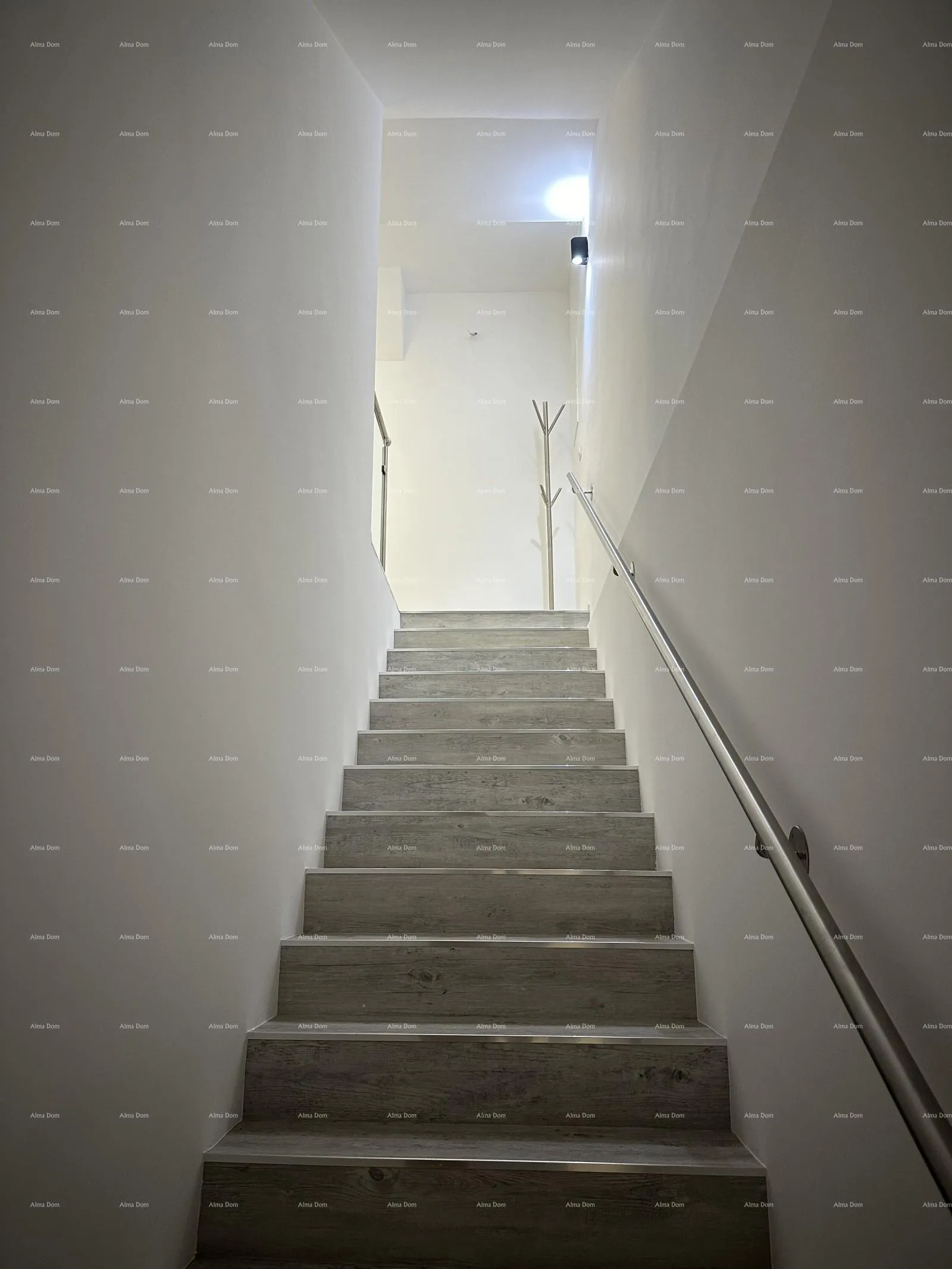 kuća prelijepa kuća s tri etažirana apartmana u staroj jezgri grada, poreč! - slika 52