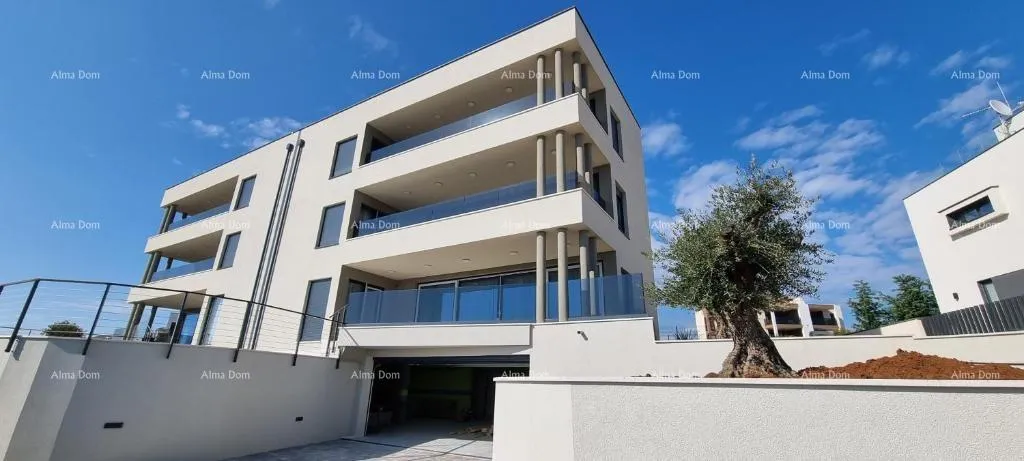Kuća Luksuzna stambena zgrada sa zasebnim apartmanima i pogledom na more, Medulin!