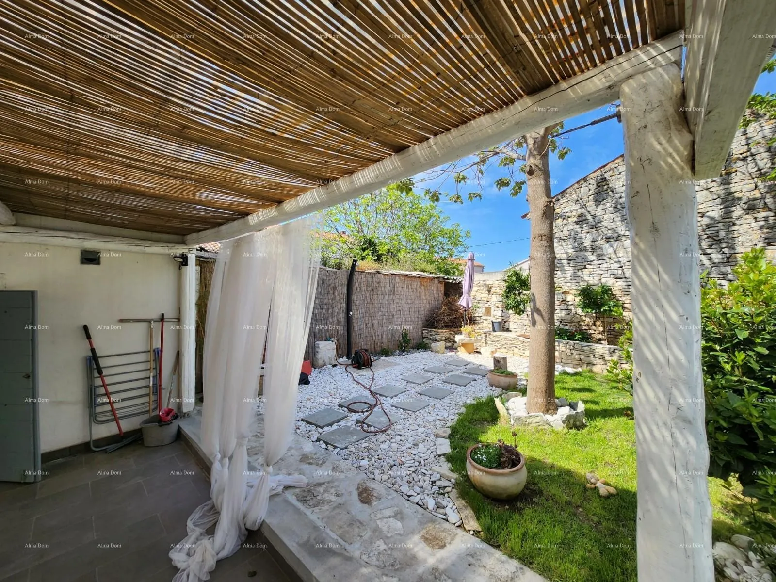 kuća pula galižana. renovirana kuća sa fantastičnim vrtom. - slika 9