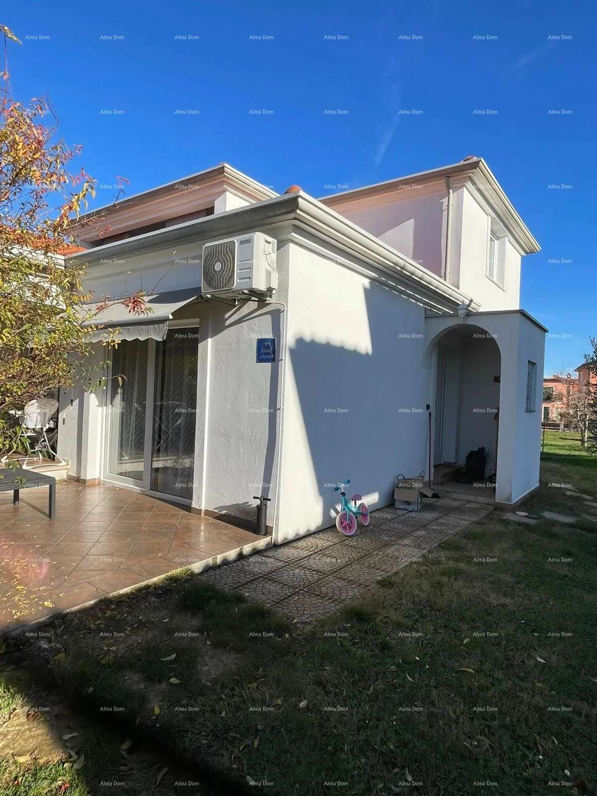 kuća umag! kuća s velikom okućnicom i terasom. - slika 5