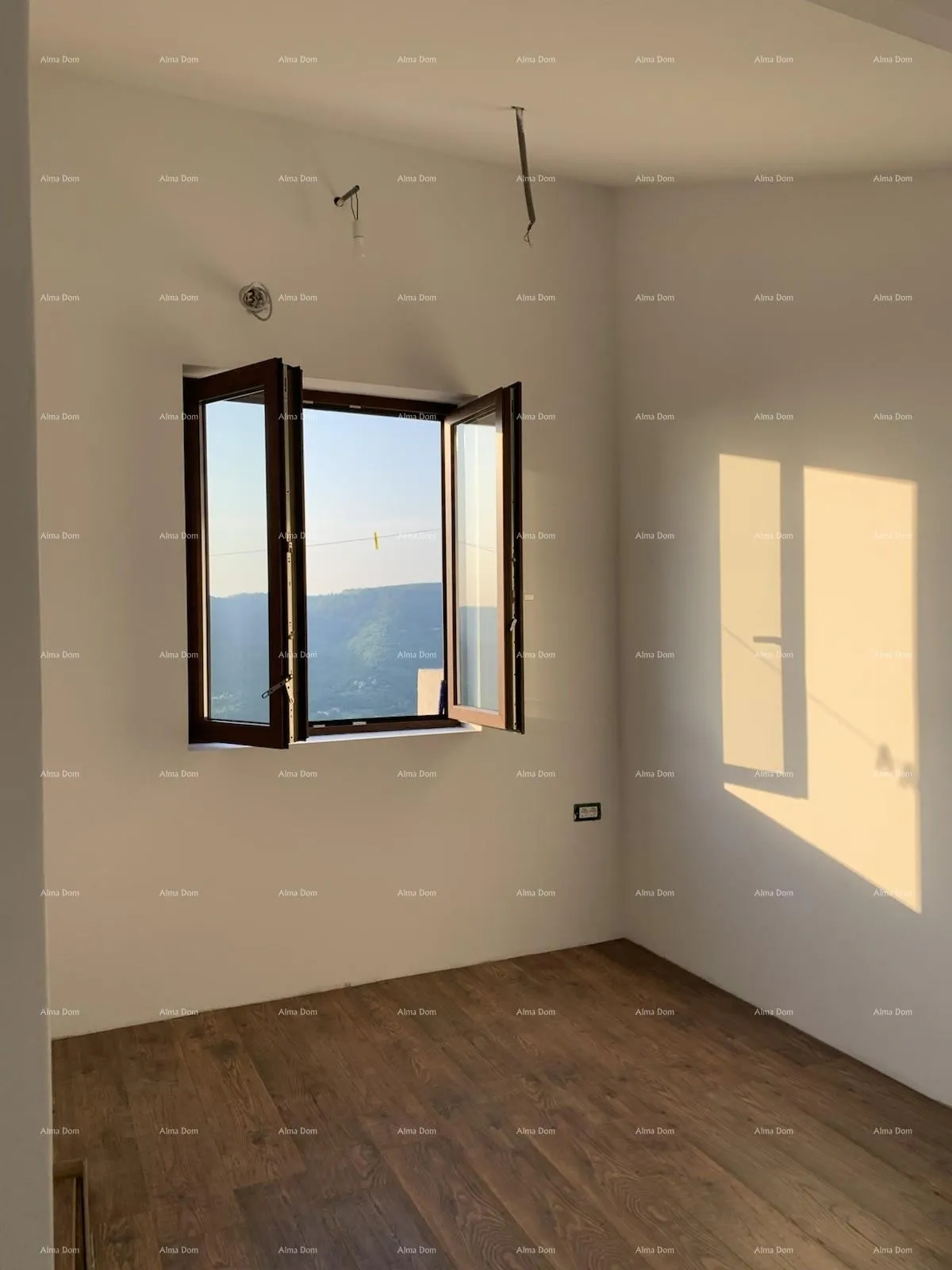 kuća prekrasna renovirana kuća s pogledom i poslovnim prostorom - slika 14