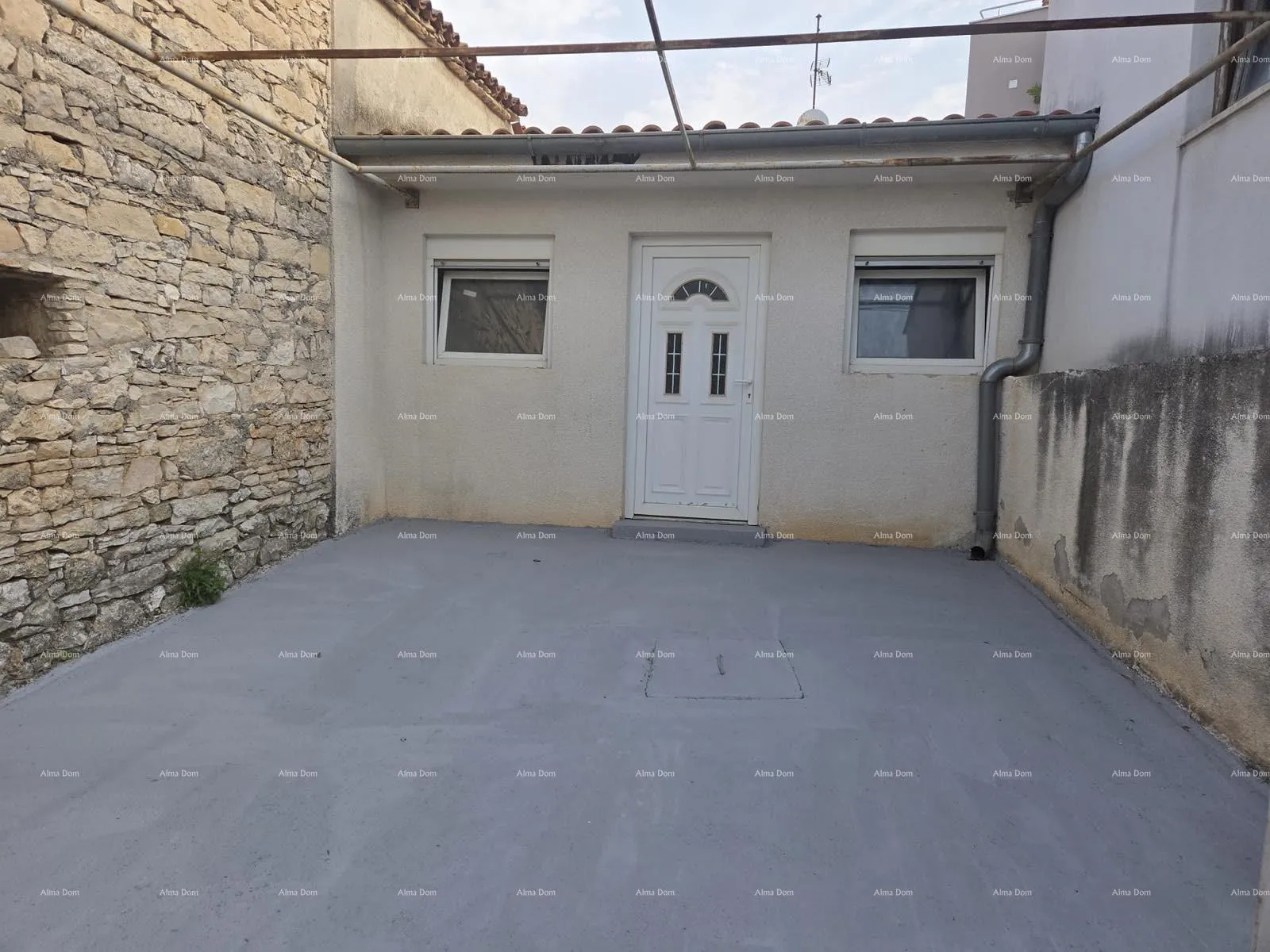 kuća na prodaju kuća u ližnjanu – 27 m² s dvorištem - slika 1